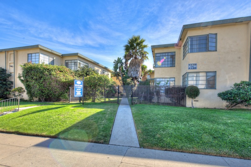 01-D3X9597And8more_tonemapped_1