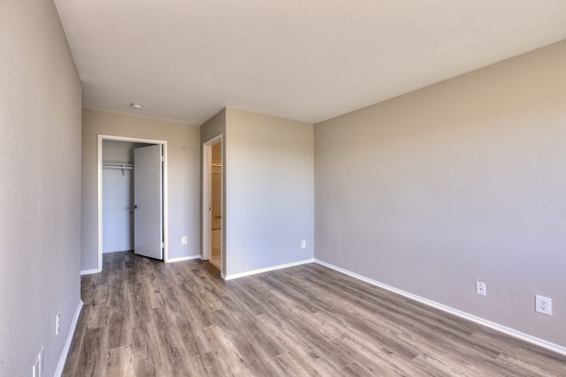 3933_Unit_203B_Bedroom2b